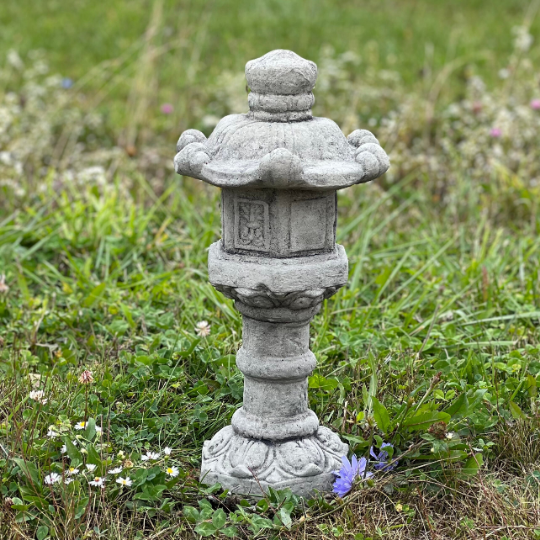 Oriental lantern statue