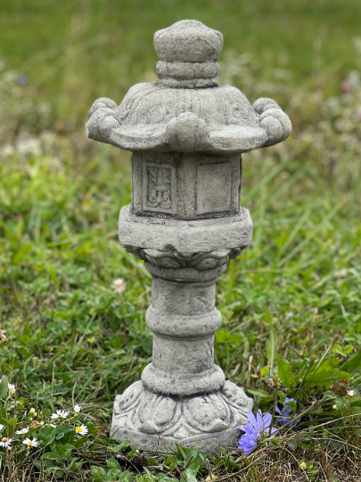 Oriental lantern statue
