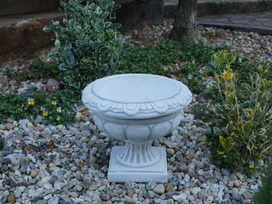 Flower pot statue