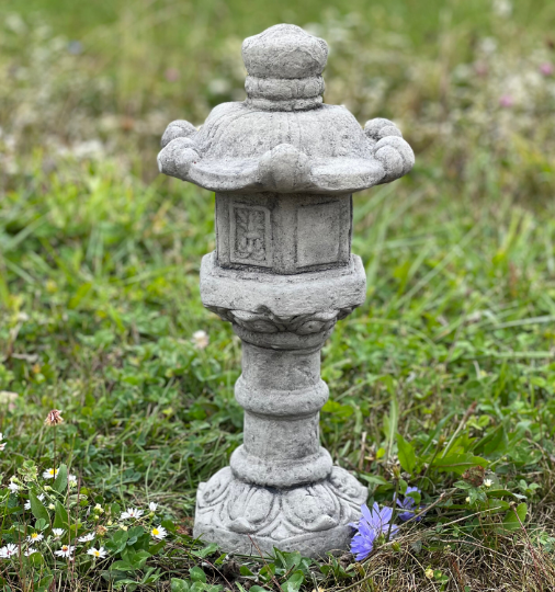 Oriental lantern statue