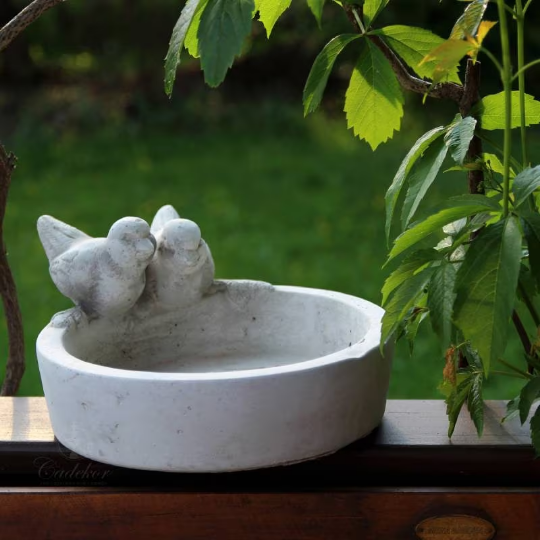 Massive drinker for birds and pets figurine