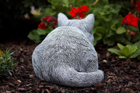 Sitting concrete cat figure