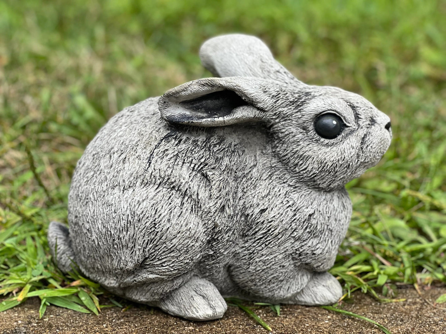 Rabbit garden statue