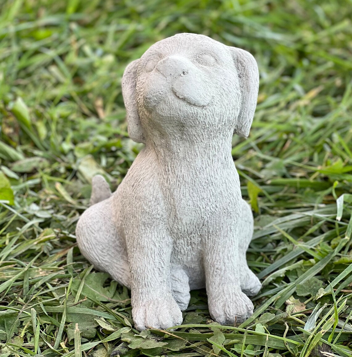 Labrador puppy statue