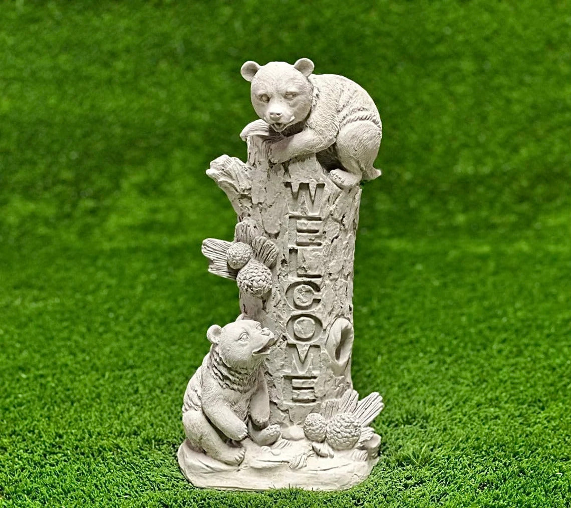 Welcome sign with bears