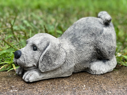 Concrete Cocker spaniel dog statue