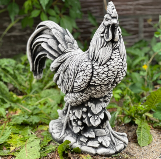 Country rooster statue