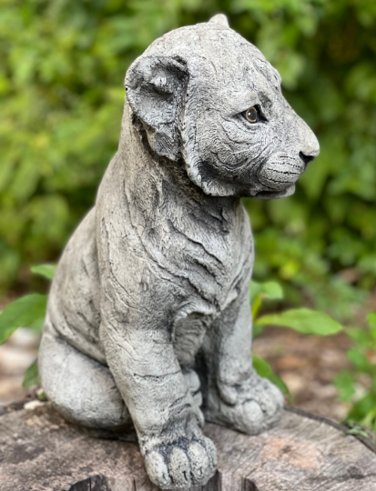 Tiger sitting statue