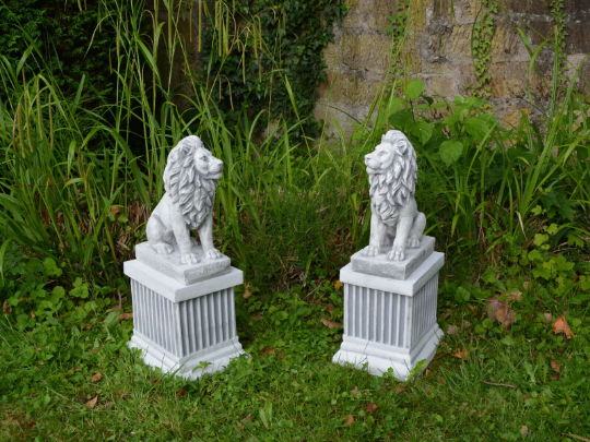 Concrete Pair of Lions For Entrance Way statue