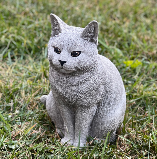 Outdoor sitting cat figurine