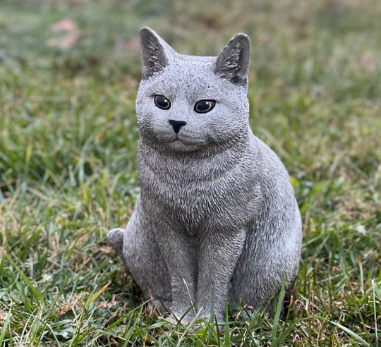 Outdoor sitting cat figurine