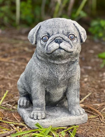 Real size pug statue for home and garden