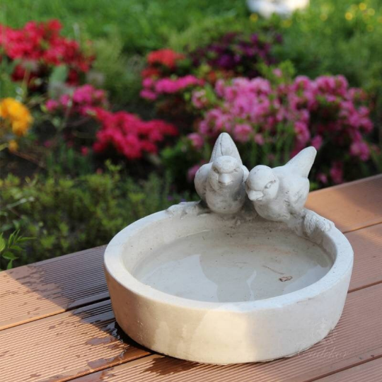 Massive drinker for birds and pets figurine