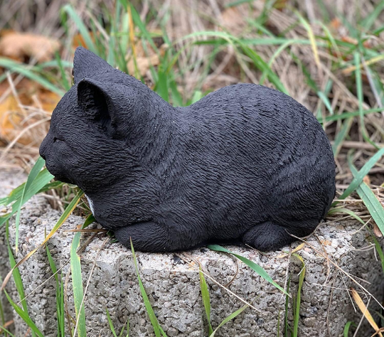 Customized black cat statue