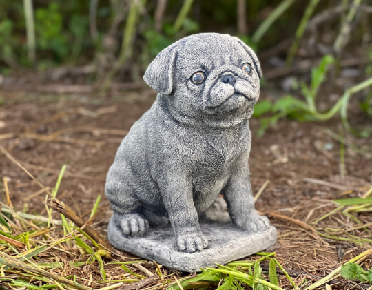 Real size pug statue for home and garden