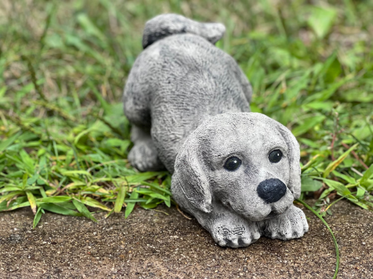 Concrete Cocker spaniel dog statue