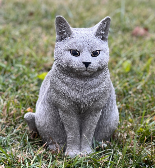 Outdoor sitting cat figurine