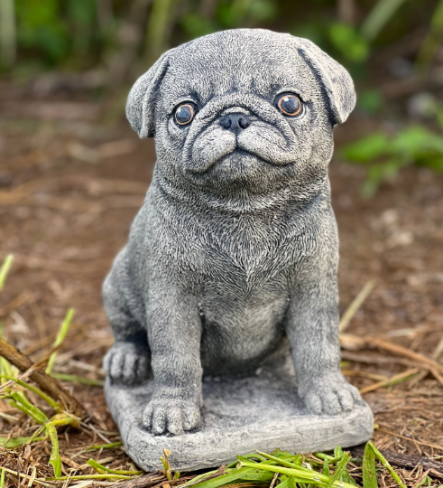 Real size pug statue for home and garden