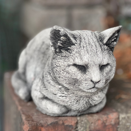 Realistic concrete cat figurine