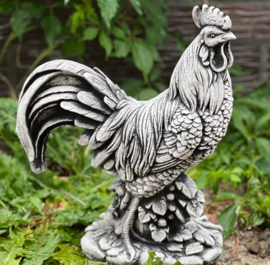 Country rooster statue