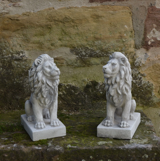 Concrete Pair of Lions For Entrance Way statue