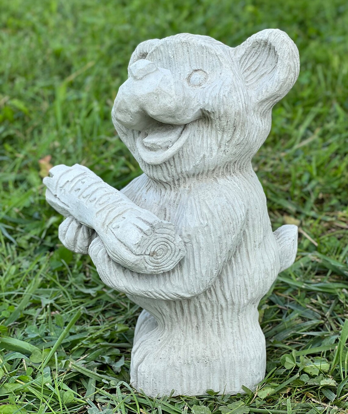 Welcome bear statue