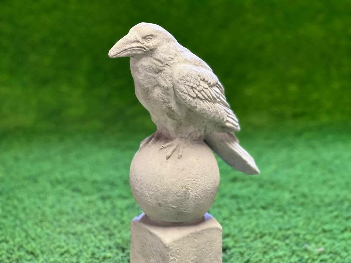 Crow on finial post figure