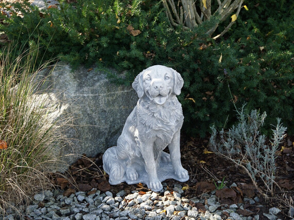 Labrador retriever dog figure