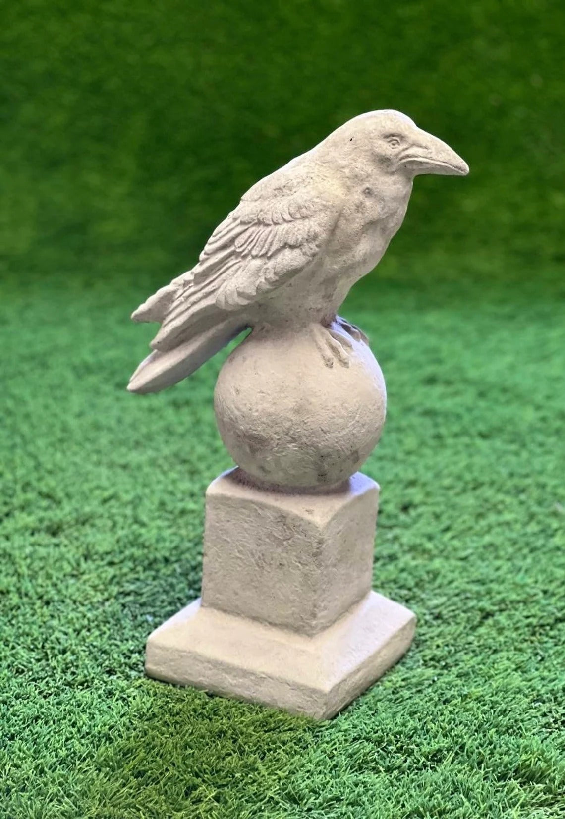 Crow on finial post figure