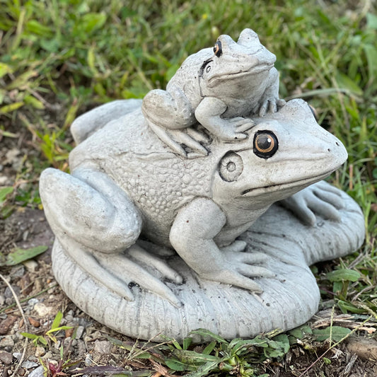 Two frogs figure